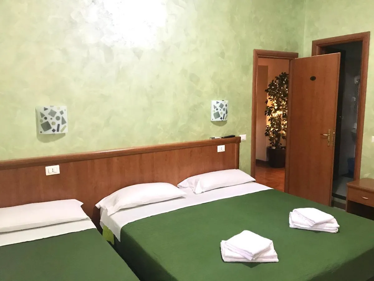 Hotel Tokyo Rome 0*,  Italy